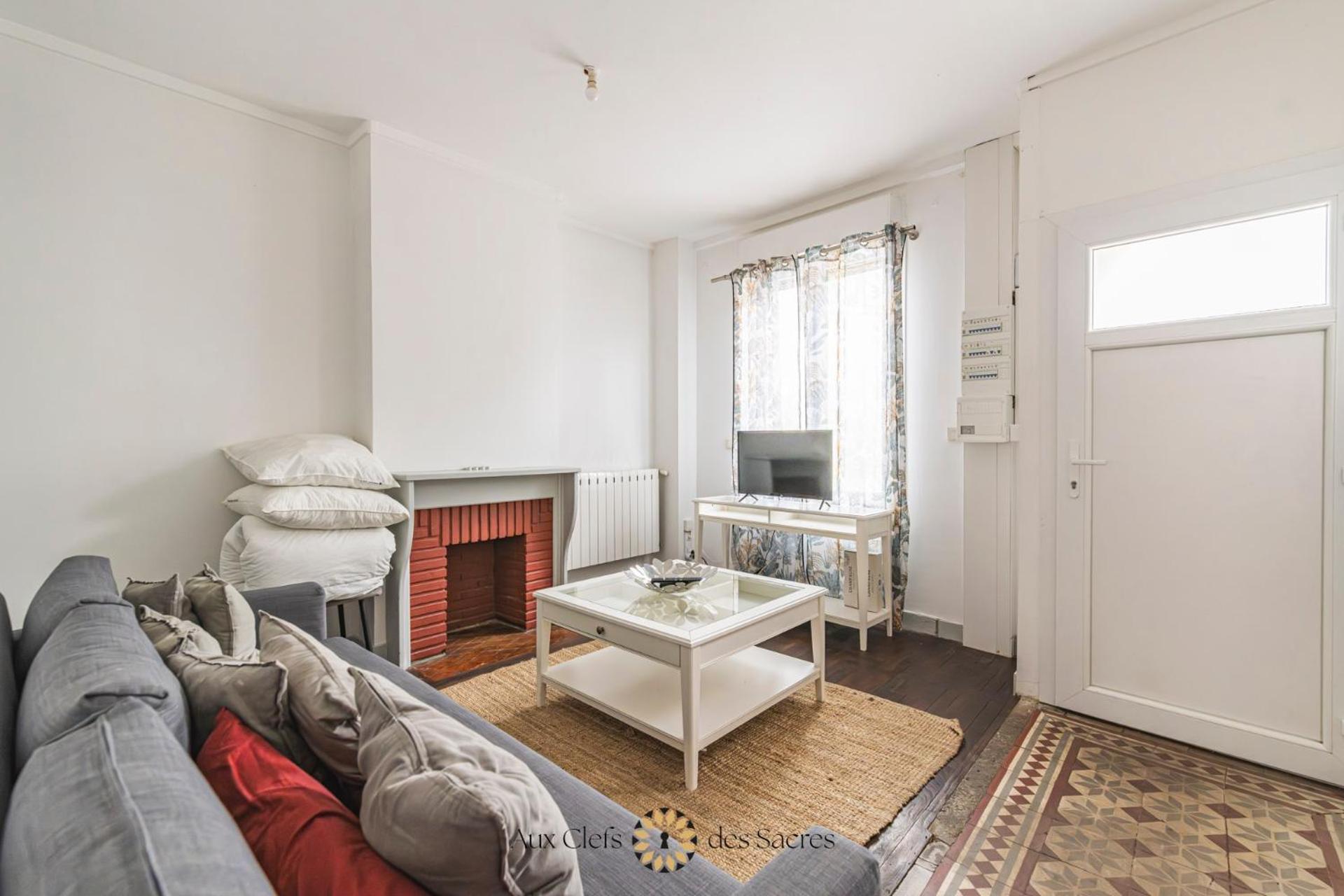 Holiday home Maison De Avec Cour Place Luton *