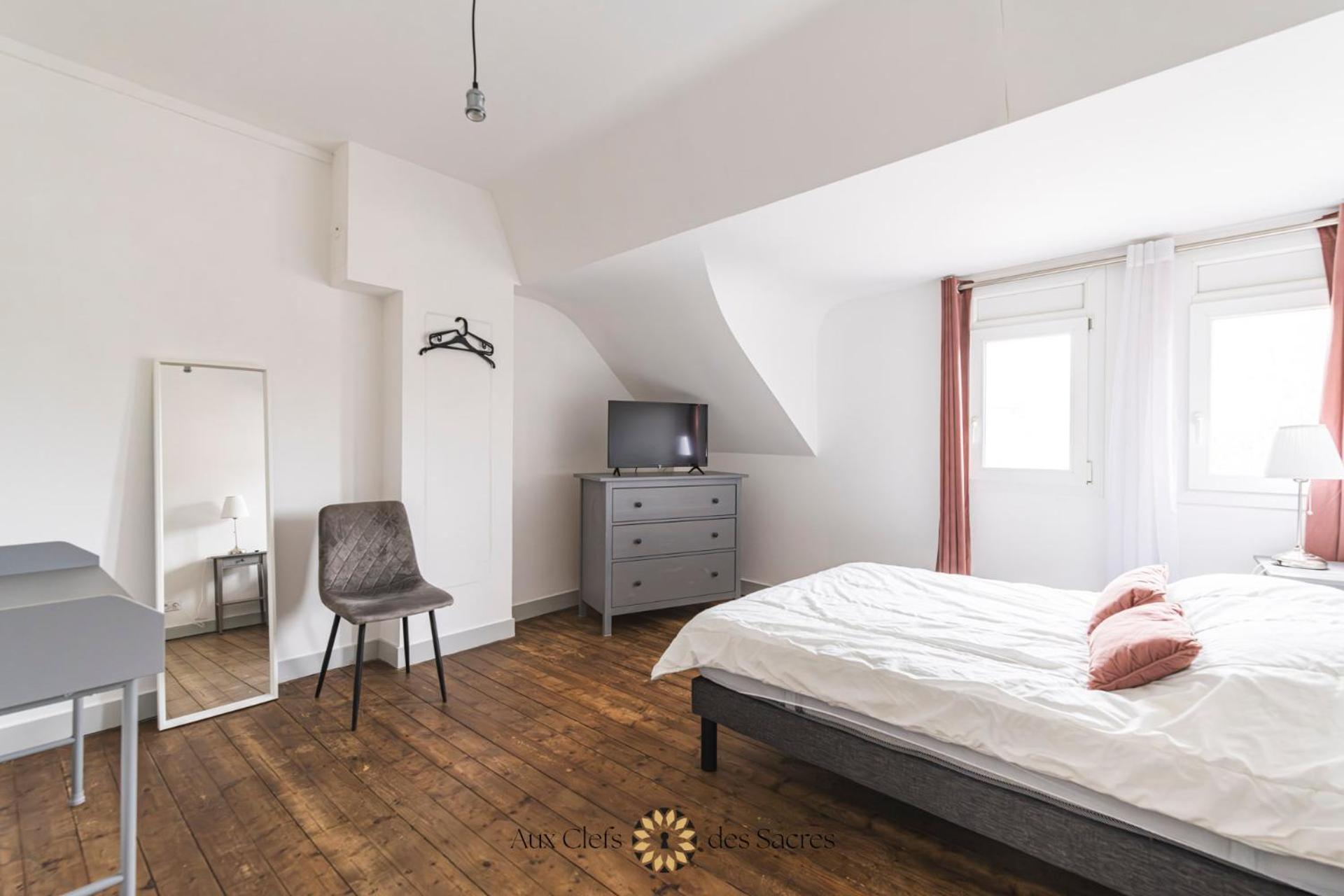 Holiday home Maison De Avec Cour Place Luton Reims